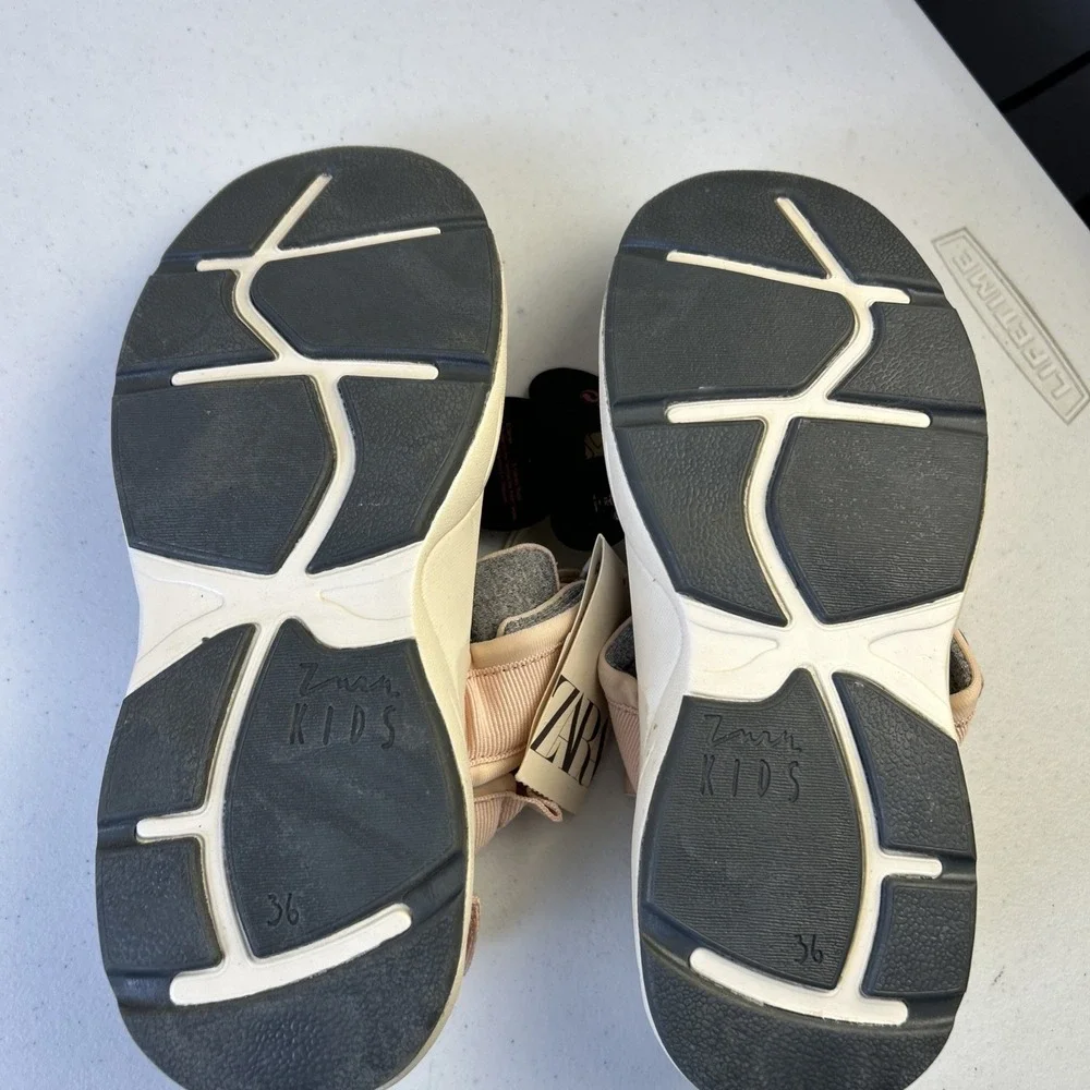 NWT Disney‎ Zara I Pink Minnie Mouse Sandals I Size 36 US 4 Character
